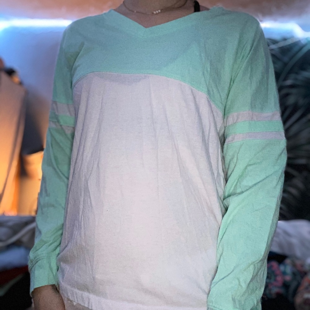 Women’s Medium Wildwood shirt